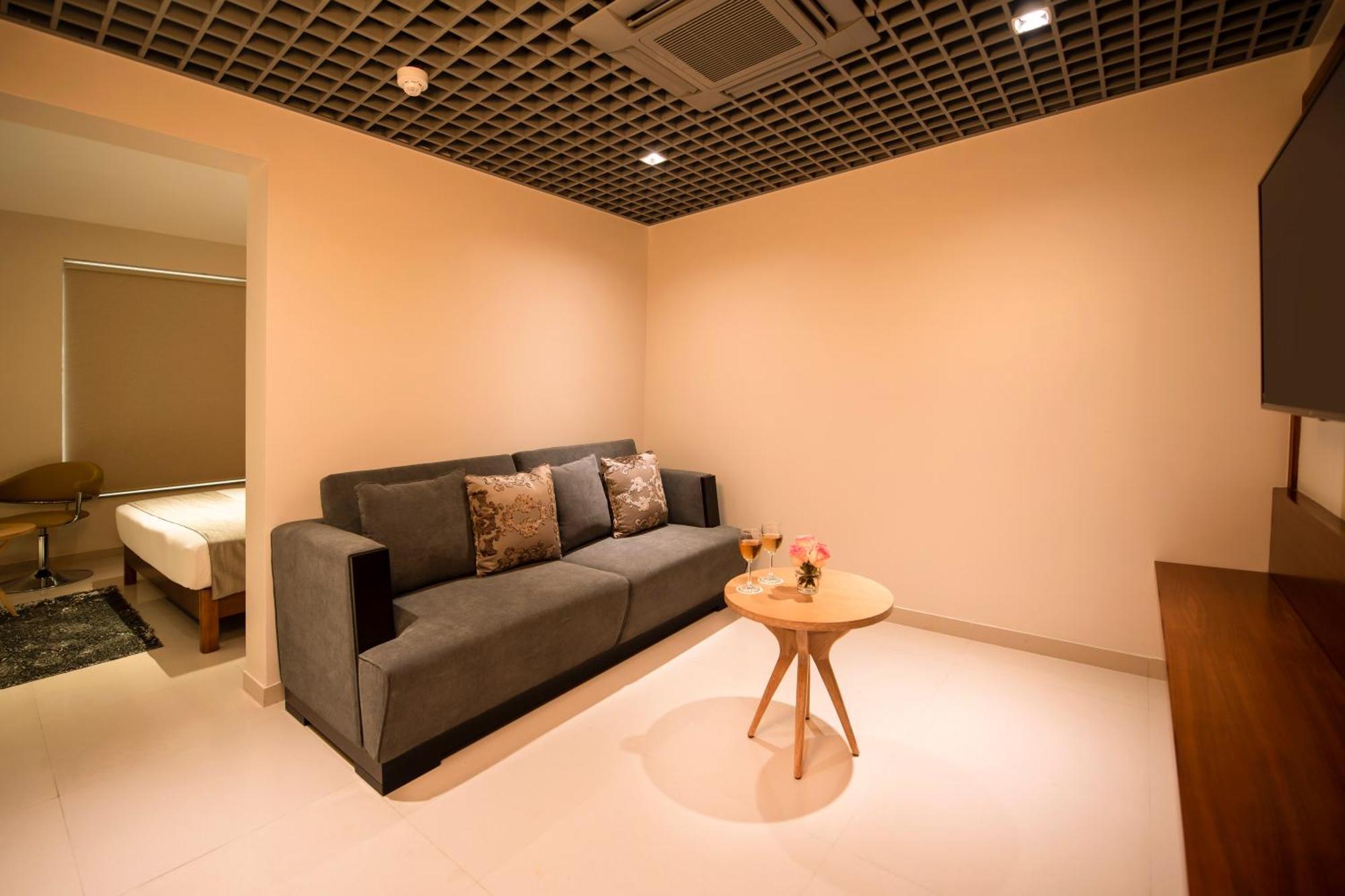 Morvee Hotels Durgapur Екстериор снимка